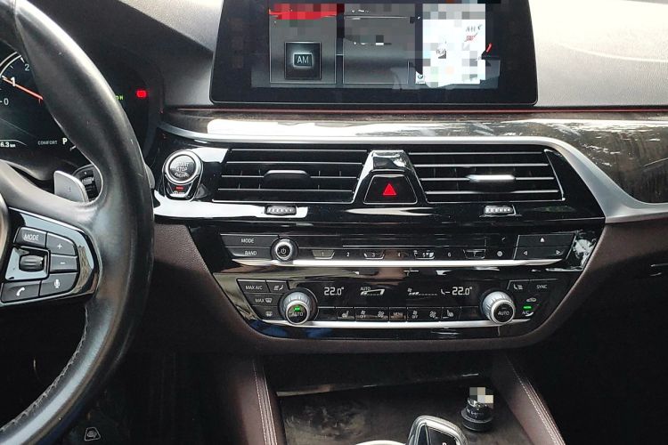 Used BMW 5 Series 2018 530Li Leading Model M Sport Package Audio And AC Panel