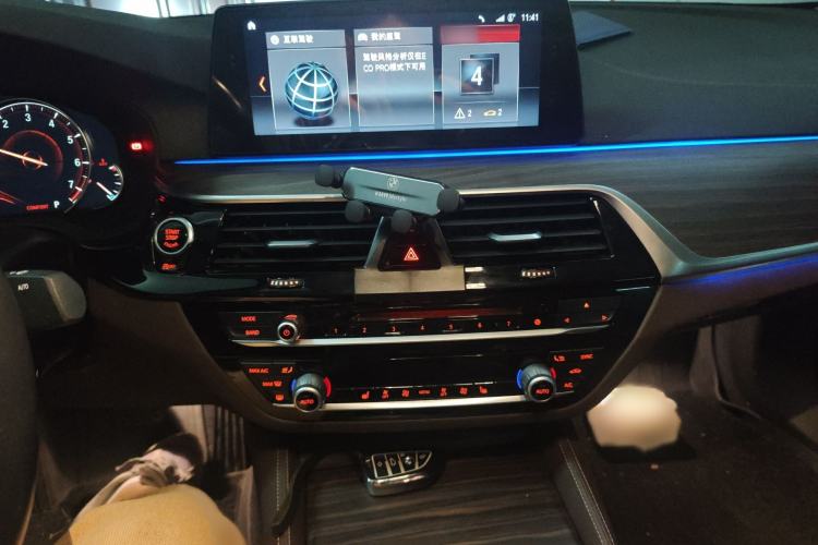 Used BMW 5 Series 2018 530Li Leading Edition Luxury Package Audio And AC Panel