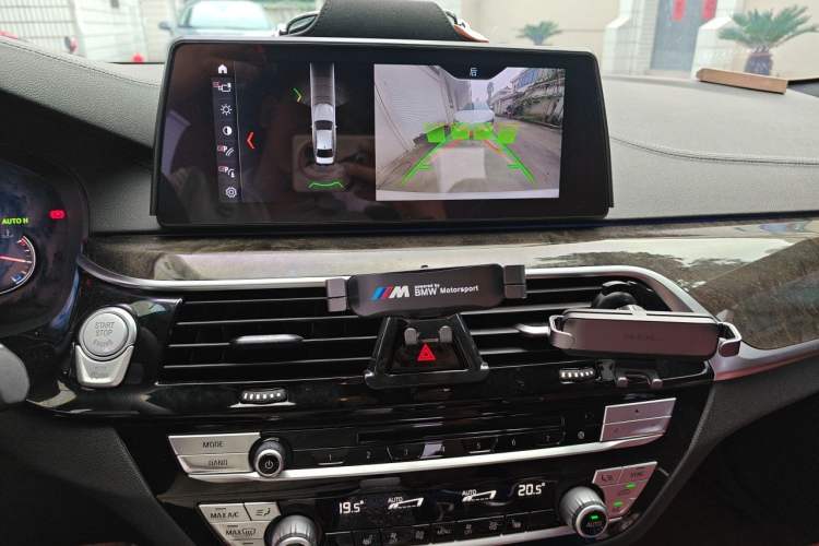 Used BMW 5 Series 2018 Restyled 530Li Leading Edition M Sport Package Audio And AC Panel
