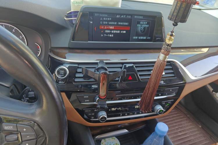 Used BMW 5 Series 2018 528Li Launch Special Edition Audio And AC Panel