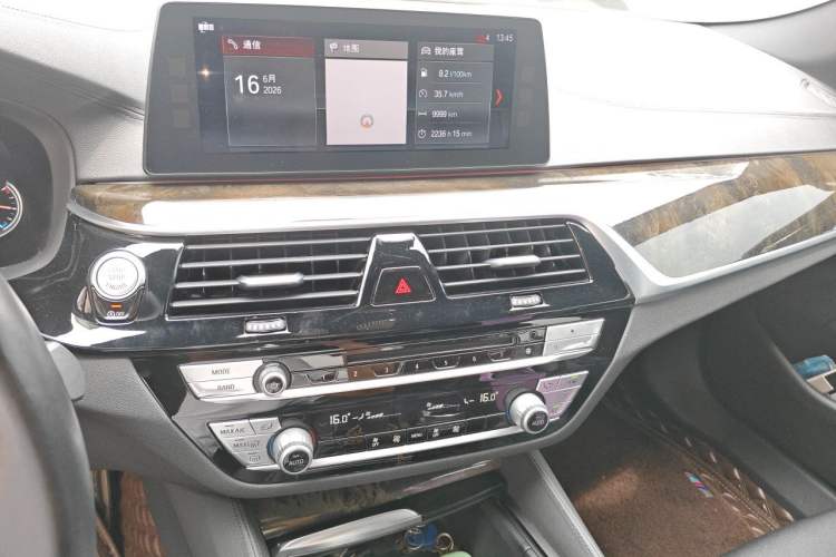 Used BMW 5 Series 2018 525Li M Sport Package Audio And AC Panel