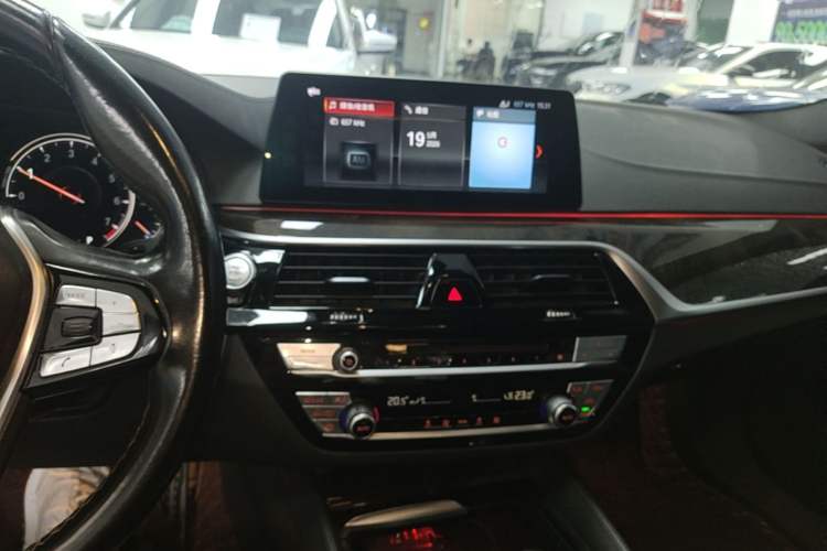 Used BMW 5 Series 2018 525Li M Sport Package Audio And AC Panel