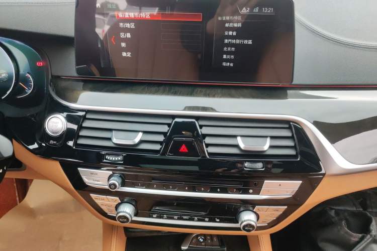 Used BMW 5 Series 2018 Restyled 530Li Leading Edition M Sport Package Audio And AC Panel