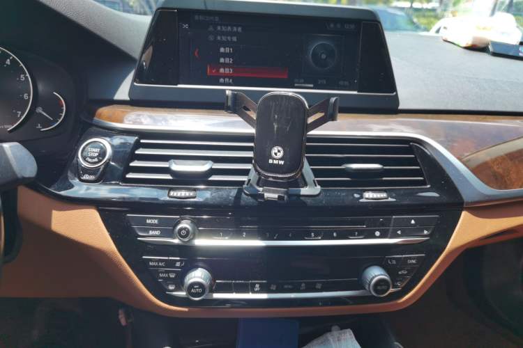 Used BMW 5 Series 2018 528Li Launch Special Edition Audio And AC Panel