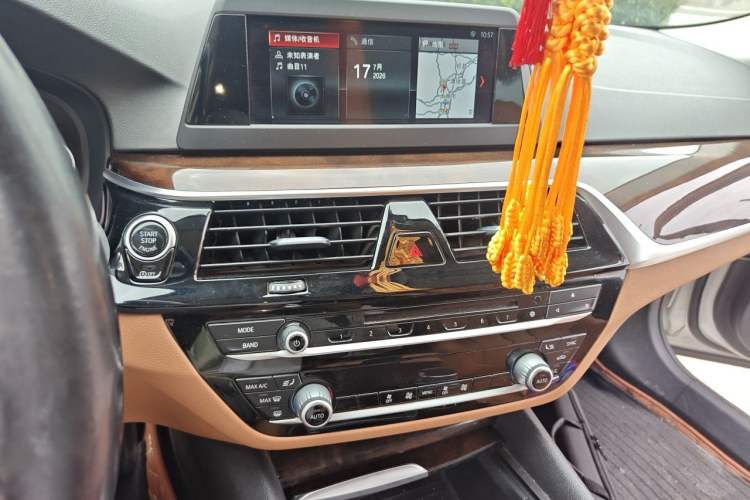 Used BMW 5 Series 2018 528Li Launch Special Edition Audio And AC Panel