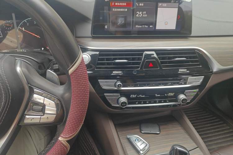 Used BMW 5 Series 2018 530Li xDrive Luxury Package Audio And AC Panel