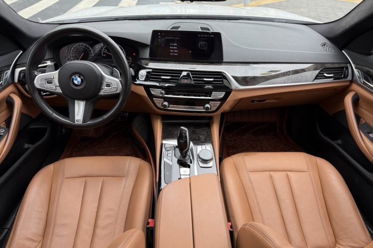 Used BMW 5 Series 2018 530Li Leading Model M Sport Package Audio And AC Panel