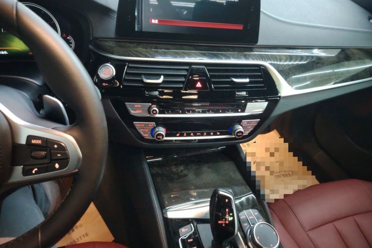 Used BMW 5 Series 2018 Restyled 530Li Leading Edition M Sport Package Audio And AC Panel