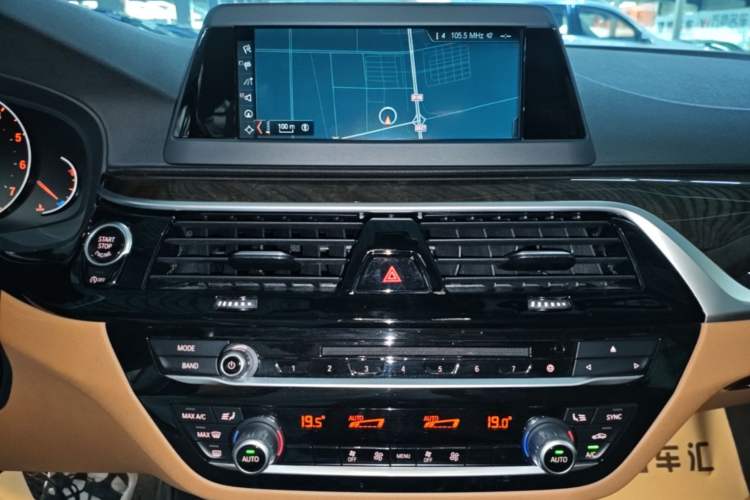 Used BMW 5 Series 2018 528Li Launch Special Edition Audio And AC Panel