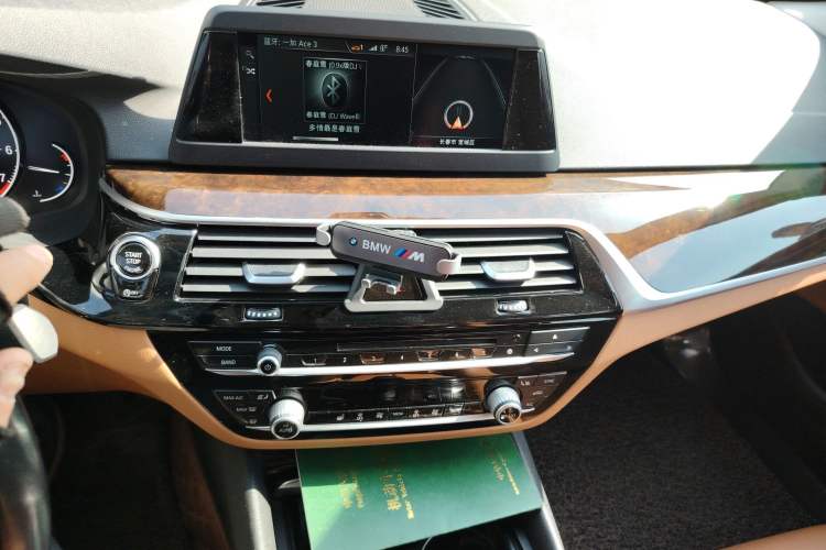 Used BMW 5 Series 2018 528Li Launch Special Edition Audio And AC Panel
