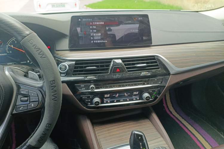 Used BMW 5 Series 2018 530Li Luxury Edition Premium Package Audio And AC Panel