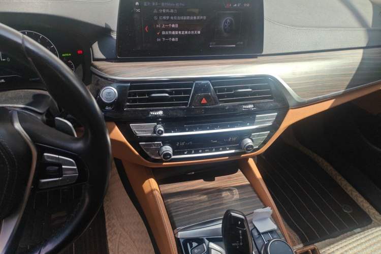 Used BMW 5 Series 2018 Facelifted 530Li xDrive Luxury Package Audio And AC Panel