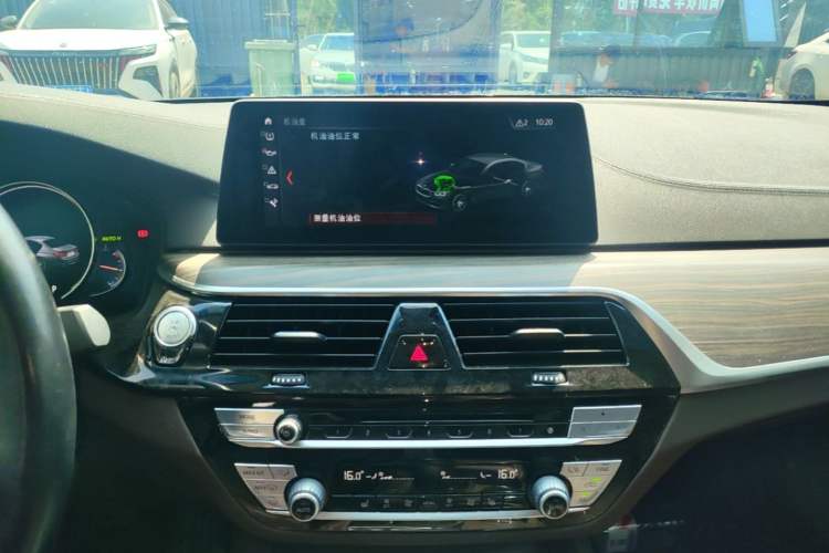 Used BMW 5 Series 2018 Revised Version 530Li Leading Edition Luxury Package Audio And AC Panel