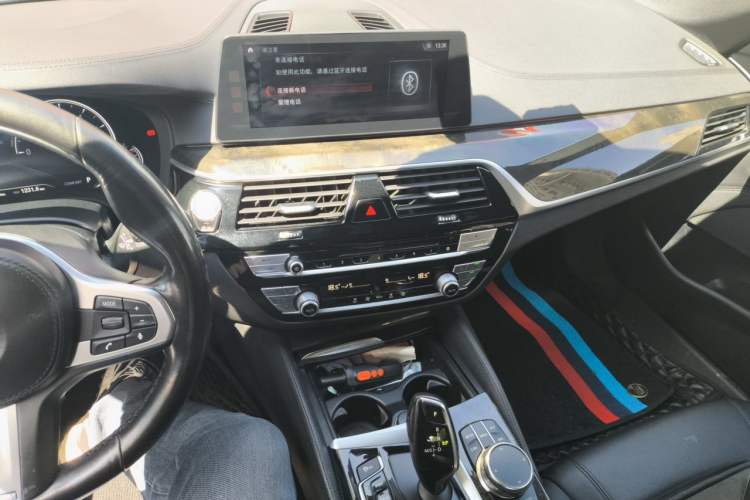 Used BMW 5 Series 2018 525Li M Sport Package Audio And AC Panel