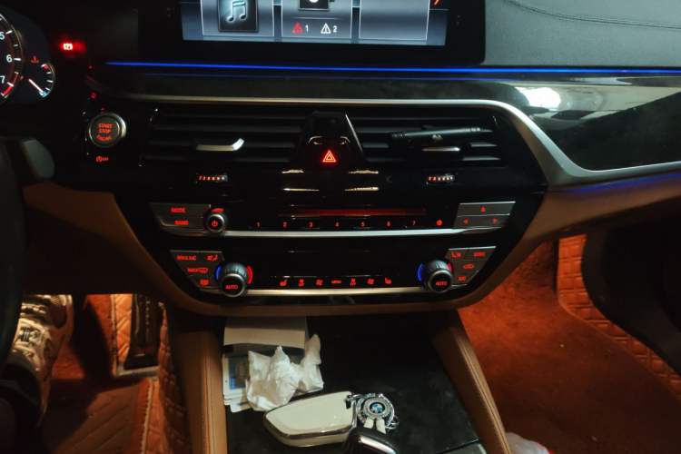 Used BMW 5 Series 2018 Restyled 530Li Leading Edition M Sport Package Audio And AC Panel