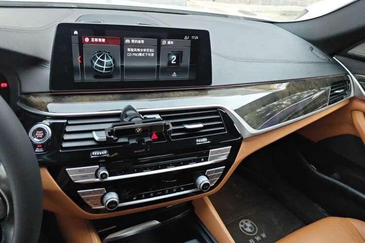Used BMW 5 Series 2018 Restyled 530Li Leading Edition M Sport Package Audio And AC Panel