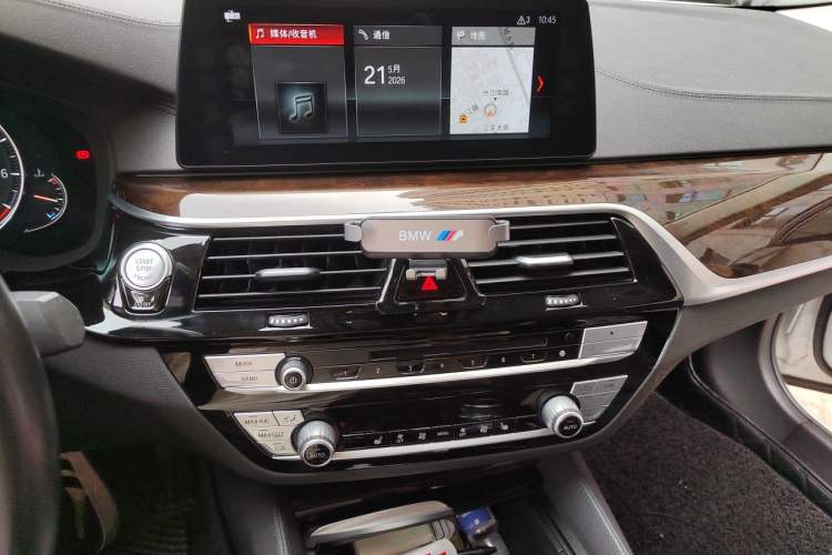 Used BMW 5 Series 2018 525Li Luxury Package Audio And AC Panel