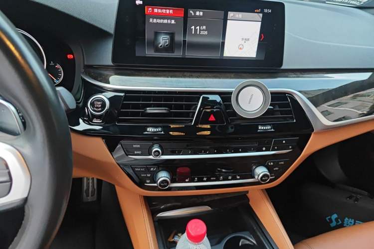 Used BMW 5 Series 2018 530Li Leading Model M Sport Package Audio And AC Panel