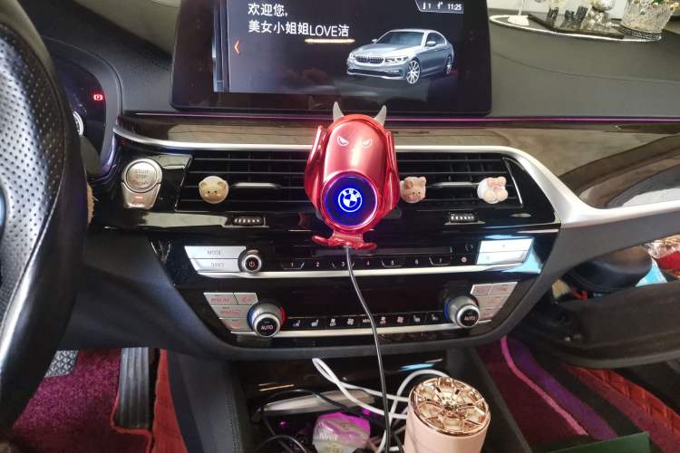 Used BMW 5 Series 2018 525Li Luxury Package Audio And AC Panel