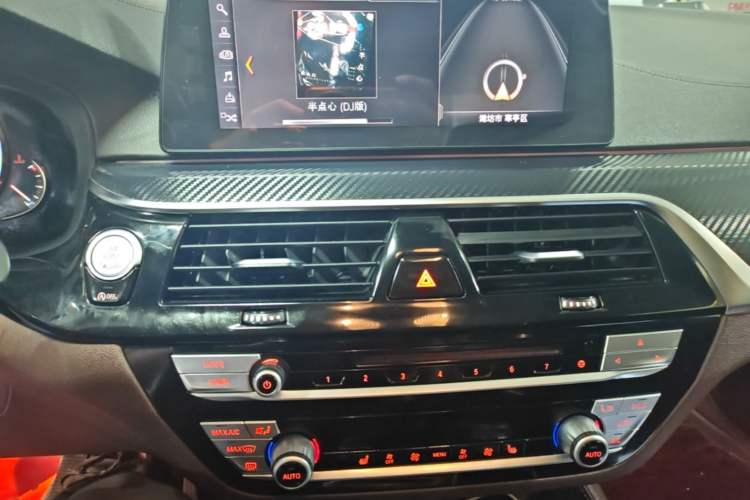Used BMW 5 Series 2018 Facelifted 530Li xDrive Luxury Package Audio And AC Panel