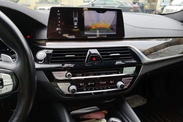 Used BMW 5 Series 2018 Restyled 530Li Leading Edition M Sport Package Audio And AC Panel