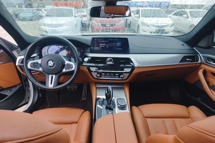 Used BMW 5 Series 2018 Restyled 530Li Luxury Edition M Sport Package Center Console