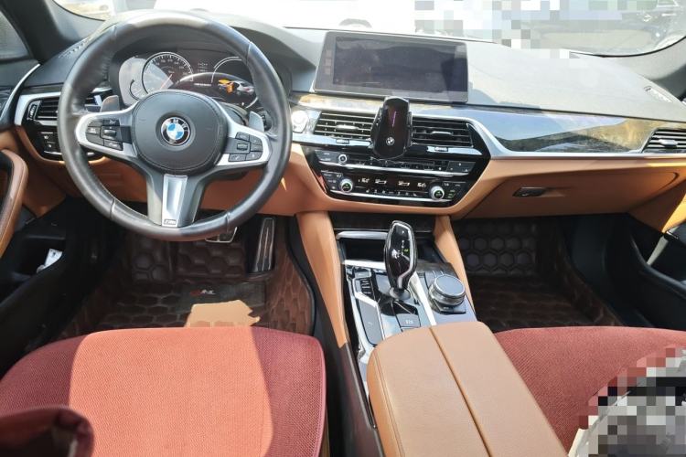 Used BMW 5 Series 2018 530Li Leading Model M Sport Package Center Console