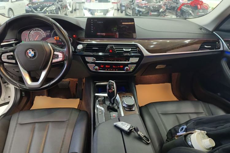 Used BMW 5 Series 2018 525Li Luxury Package Center Console