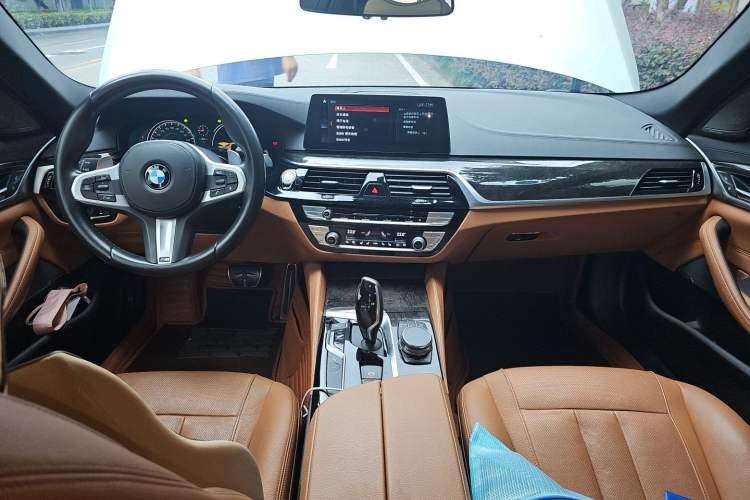 Used BMW 5 Series 2018 530Li Luxury Edition M Sport Package Center Console
