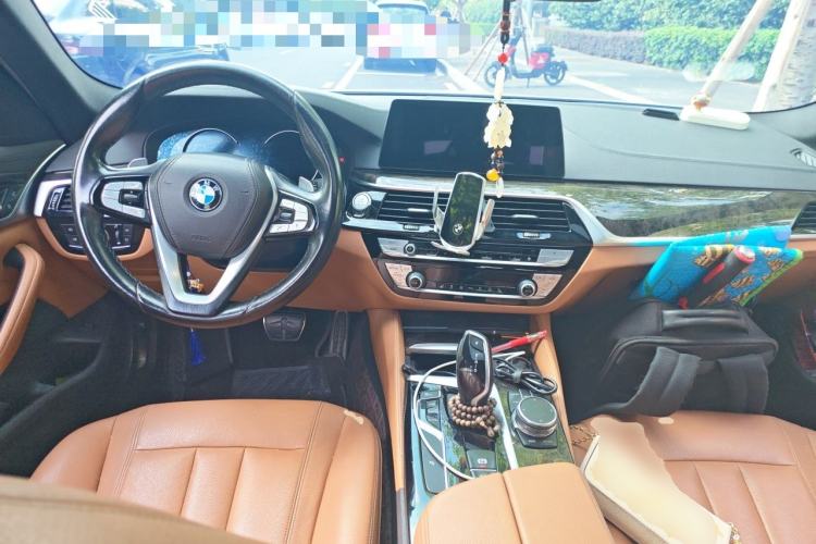 Used BMW 5 Series 2018 Restyled 530Li Leading Edition M Sport Package Center Console