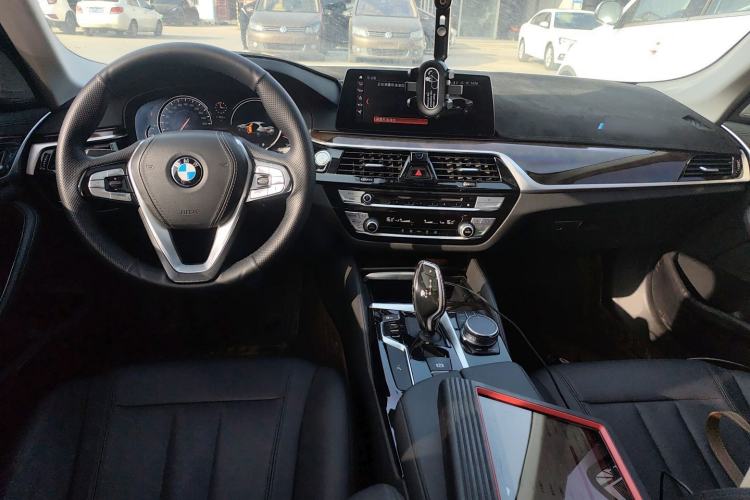 Used BMW 5 Series 2018 525Li Luxury Package Center Console