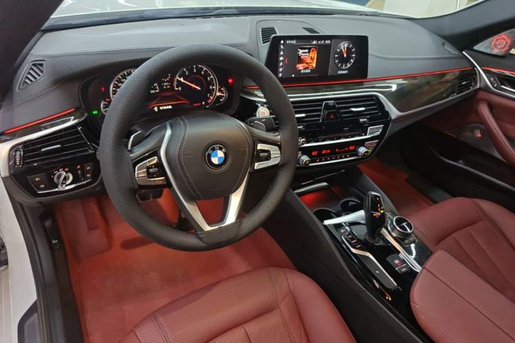 Used BMW 5 Series 2018 Restyled 530Li Leading Edition M Sport Package Center Console