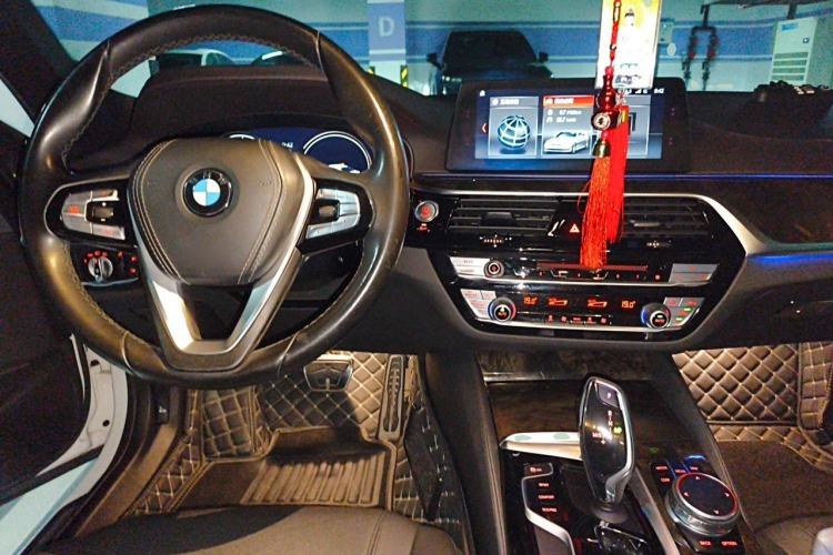 Used BMW 5 Series 2018 525Li M Sport Package Center Console
