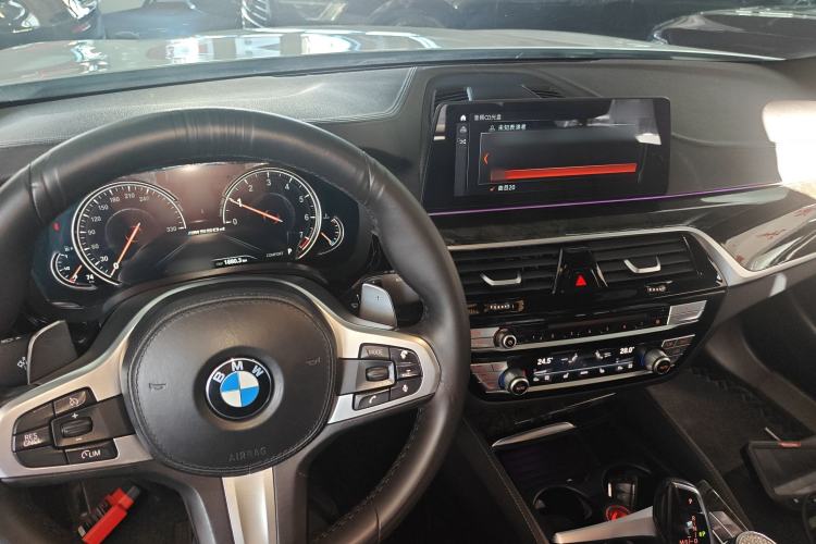 Used BMW 5 Series 2018 Facelifted 530Li xDrive M Sport Package Center Console