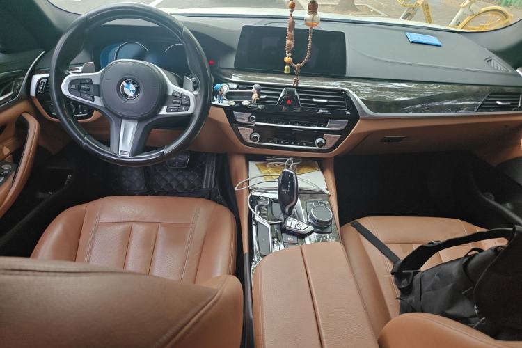 Used BMW 5 Series 2018 Restyled 530Li Leading Edition M Sport Package Center Console