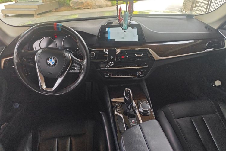 Used BMW 5 Series  Center Console
