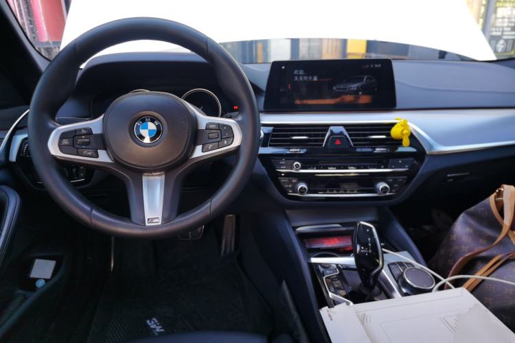 Used BMW 5 Series 2018 525i M Sport Package Center Console