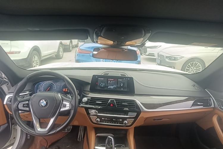 Used BMW 5 Series 2018 Restyled 530Li Leading Edition M Sport Package Center Console