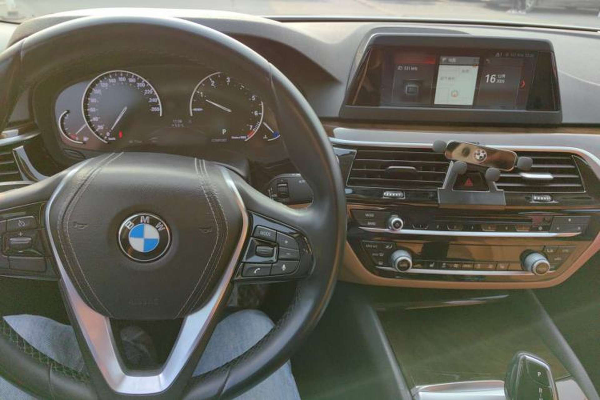 Used BMW 5 Series 2018 528Li Launch Special Edition Center Console