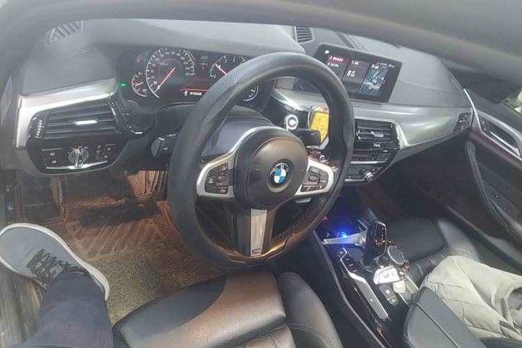Used BMW 5 Series 2018 525i M Sport Package Center Console