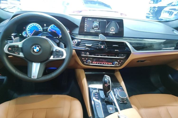 Used BMW 5 Series 2018 530Li Luxury Edition M Sport Package Center Console