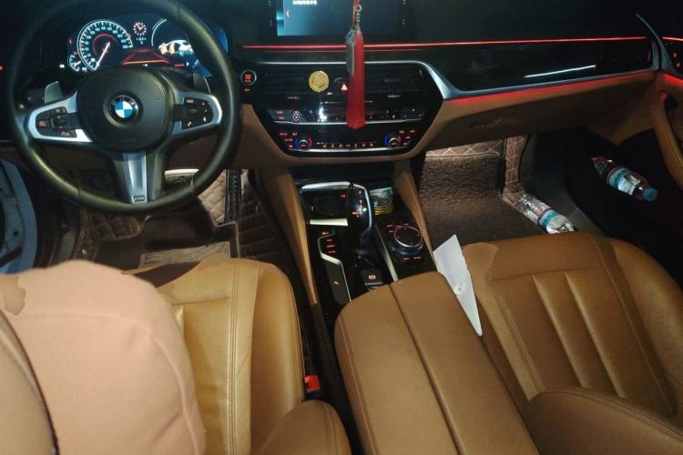 Used BMW 5 Series 2018 530Li Leading Model M Sport Package Center Console