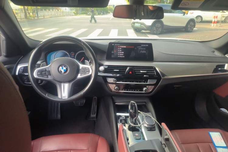 Used BMW 5 Series 2018 Restyled 530Li Leading Edition M Sport Package Center Console