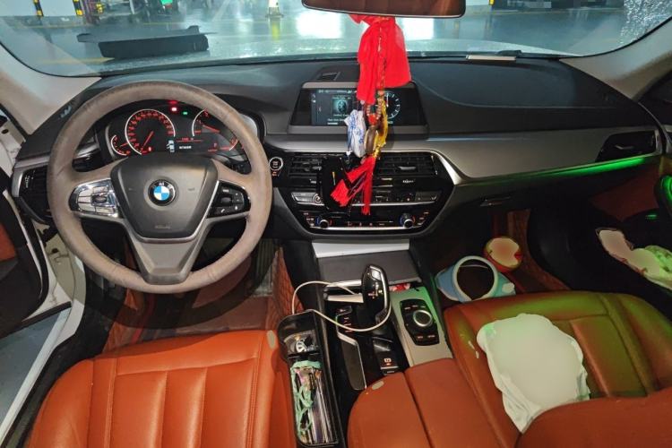 Used BMW 5 Series  Center Console