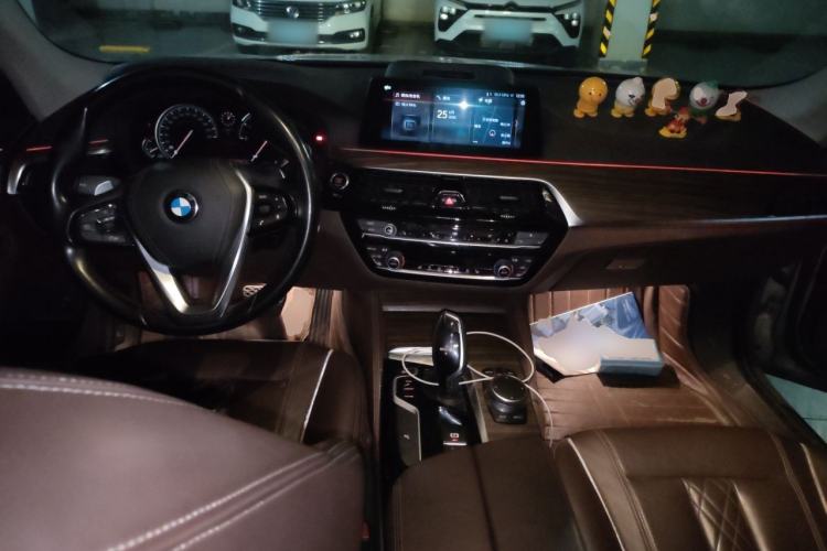 Used BMW 5 Series 2018 530Li Leading Edition Luxury Package Center Console