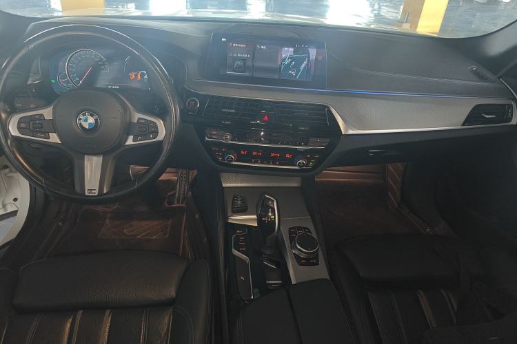 Used BMW 5 Series 2018 525i M Sport Package Center Console