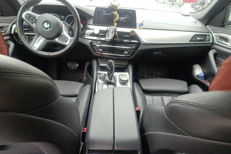 Used BMW 5 Series 2018 525i M Sport Package Center Console