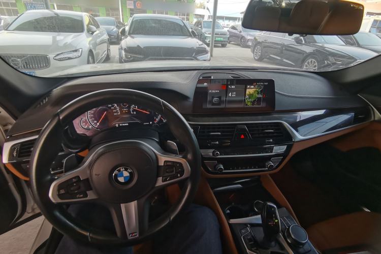 Used BMW 5 Series 2018 Facelifted 530Li xDrive M Sport Package Center Console