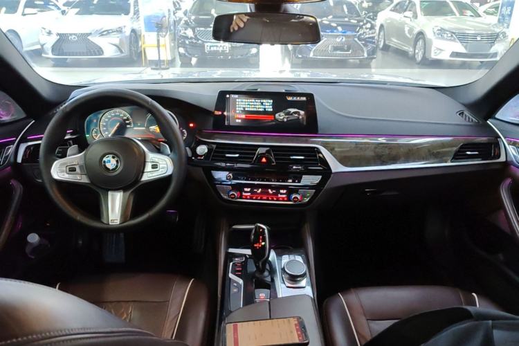 Used BMW 5 Series 2018 530Li Luxury Edition M Sport Package Center Console