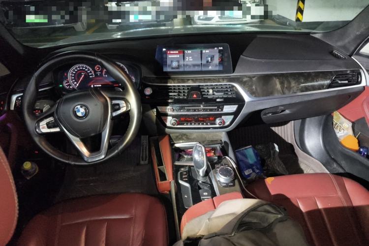 Used BMW 5 Series 2018 Restyled 530Li Leading Edition M Sport Package Center Console